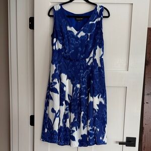 Jones New York Blue and White Sleeveless Dress